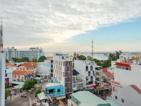 THE EMPIRE Hotels near Ham Ninh