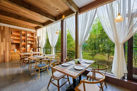 Suzhou Seclusive Tianpingshan Cultural Resort Hotel Отели рядом с достопримечательностью «Shoutaohu Sceneic Area»