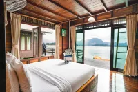 500 Rai Floating Resort Hotels in 