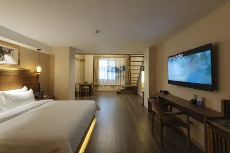 CHENGDU RENMIN SOUTH ROAD Отели рядом с достопримечательностью «School-running Station of Xihua University Chengdu Industry School»