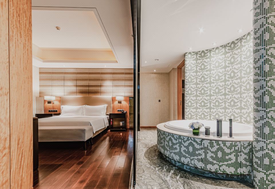 4. 리아! 바이 미..