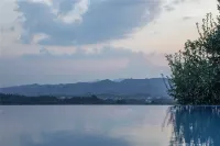 Zizai Pingjiang Wild Luxury Resort - Pools