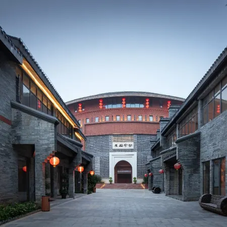 Hejun Town Student Enclosed House Hotel