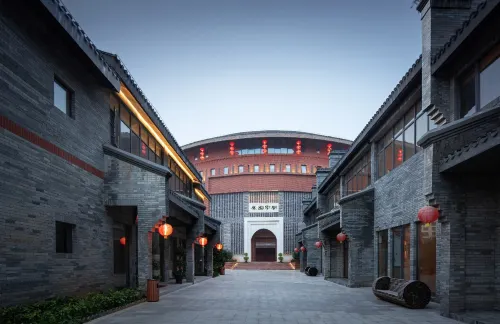 Hejun Town Student Enclosed House Hotel