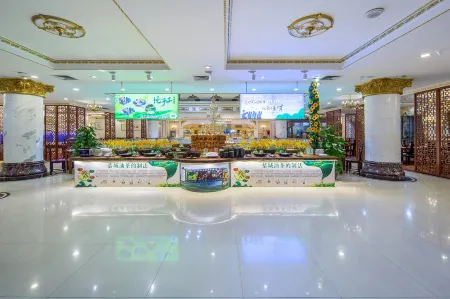 Nanning Phoenix Hotel (New Chaoyang Building Chaoyang Plaza) Отели рядом с достопримечательностью «Guangxi University of Finance and Economics Xiuling Campus»