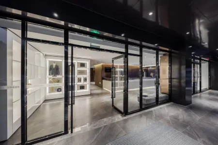 Homeinn Plus Hotel (Ma'anshan Wanda Plaza Mengniu Industrial Park) Отели рядом с достопримечательностью «Tangligong Qinglian Temple»