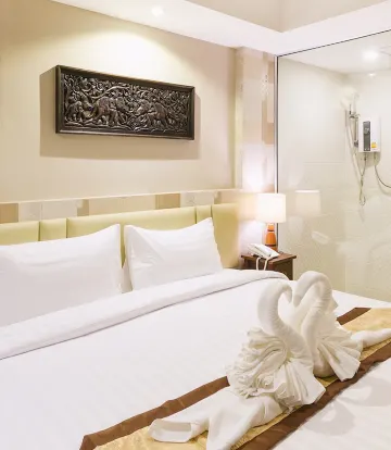 ห้องพรีเมียร์เข้าสู่สระว่ายน้ำ