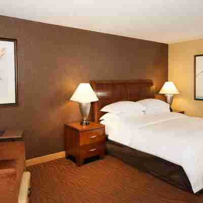 Hilton Orange County/Costa Mesa Rooms