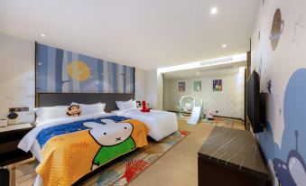 Maison New Century Hotel