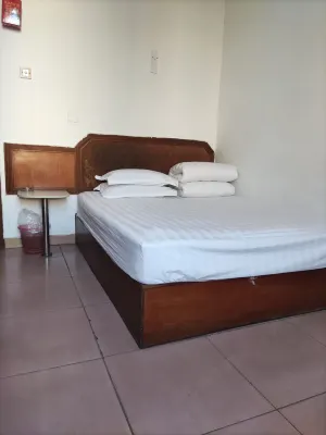 Huafeng Hotel Shenzhen Longgang Branch โรงแรมใกล้สำนักงานใหญ่หัวเหว่ย