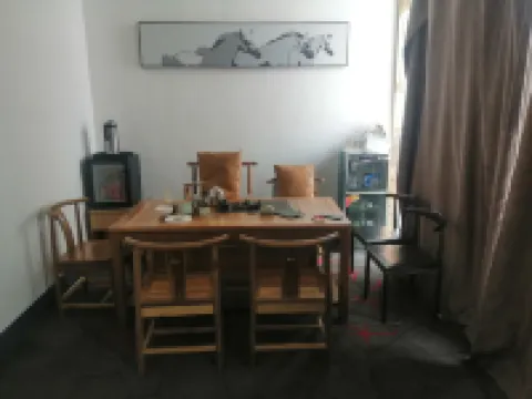 weinanxianxuanguo hotel