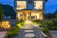 蔚藍|Garden Hotel 山景田野プール花園デザイナーズ民宿（陽朔西街） 西街周辺のホテル