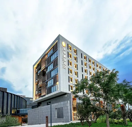 Yinbao Jianguo Hotel Отели рядом с достопримечательностью «Jingxi Wulituo Folk-custom Exhibition Hall»