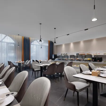 AIYI LAKESHORE HOTEL