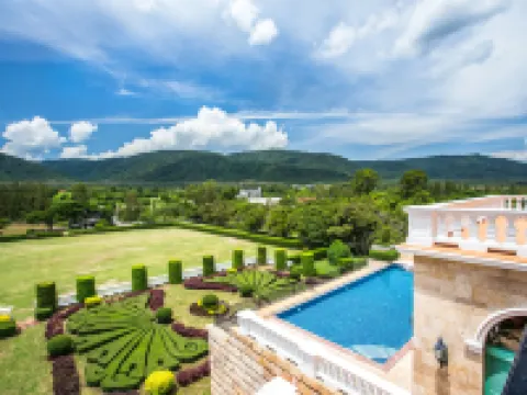 โรงแรม และ รีสอร์ท ชาโต เดอ เขาใหญ่ โรงแรมในปากช่อง