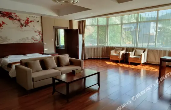 興隆集榮生態酒店