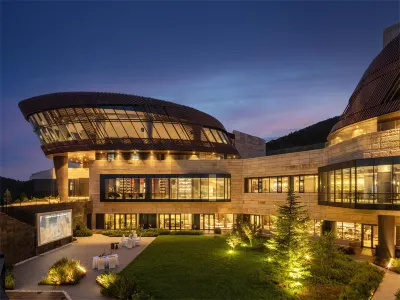Runaway Cow Winery Retreat Hotels in Яньтай