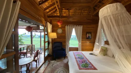 NAN Seasons Boutique Resort Отели рядом с достопримечательностью «Wat Tha NAO»