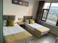 Lijin Huazhong Business Hotel Hotels in Lijin