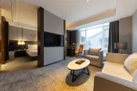 The GiorgioMorandi Hotels (Weifang Hanting High-speed Railway North Station)