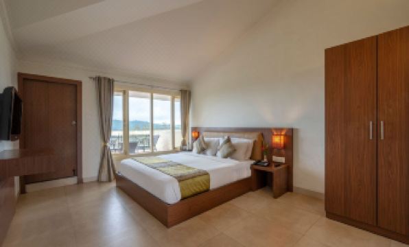 Sterling Ooty Fern Hill