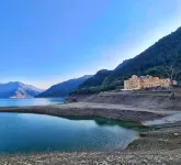 Hotel le Roi Lake View Koti