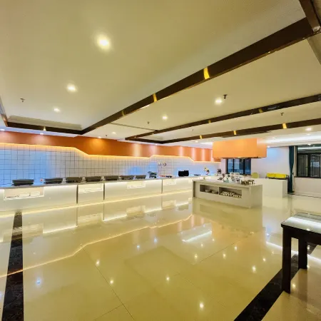 Guest Yulong International Hotel (Guest North Station)