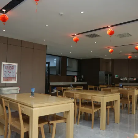 Luliang Jinhai Business Hotel