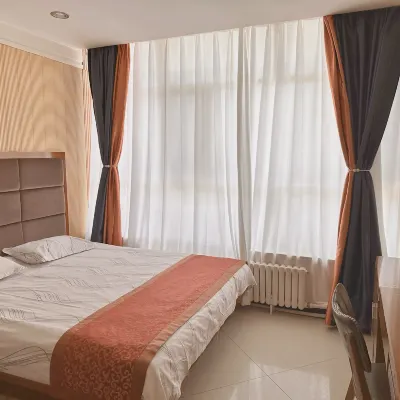 Alxa Zuoqi Zhonghua Road Xincheng Hotel - parkir