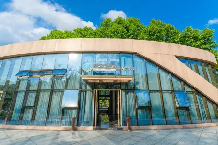 Duyun Lvyunyuan Homestay Отели рядом с достопримечательностью «Duyun Garden Expo Park»