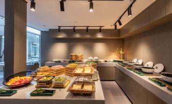 G Joyful Xige Hotel (Chengdu Kuanzhai Alley Qintai Road)