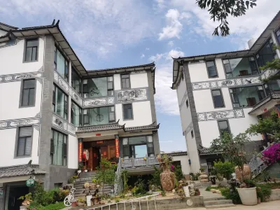 Ideal Homestay in Rice Fields Hotels near Dengchuan Milk (Eryuan Dengchuan Hospital Northeast)