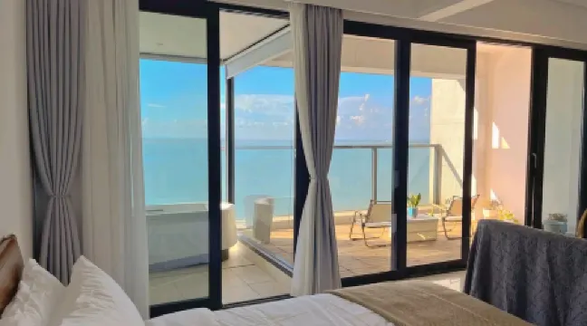 Beihai Chaohai · Art Design Seaview Resort Serviced Apartment Hotel (Lianzhouwan Avenue)