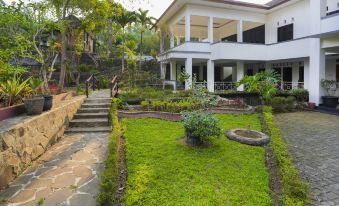 RedDoorz at Alam Hegar Cisarua Puncak