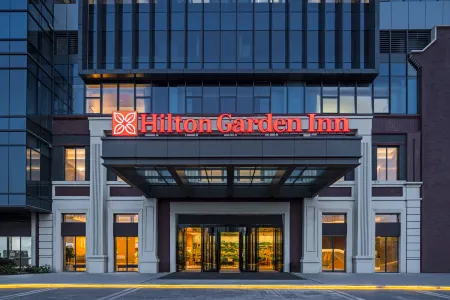 Hilton Garden Inn Zigong High-Tech Zone Отели рядом с достопримечательностью «Zigong Flower Sea»