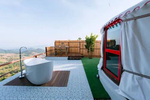 Oasis Yurt Villa @ Doi Lan - マウンテンビュー