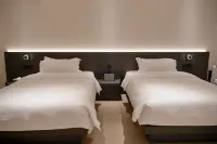 Qianli Zou Danqi Ganlushan Homestay (Wuhan Ganlushan Wenchuangcheng) - E-sport