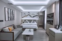 Blue Sky Clouds Hotel Hotels in Delingha