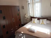 Cozy Flat with pool & 10 mins walk to beach Hôtels à : Fond du Sac