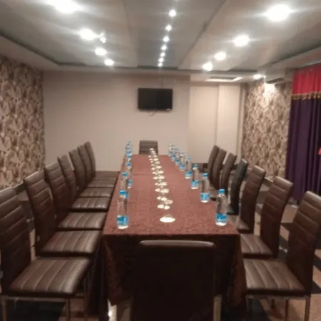 Hotel Nandini (Berhampore)