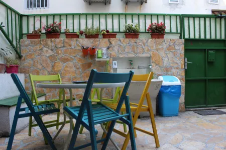 Croparadise Hostel