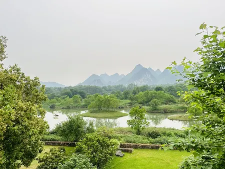 Lingchuan Shuiyun Fengjing Homestay (Lijiang Store) Отели рядом с достопримечательностью «Li River Craftsman Village»