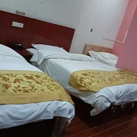 Wanzai Xincheng Business Hotel