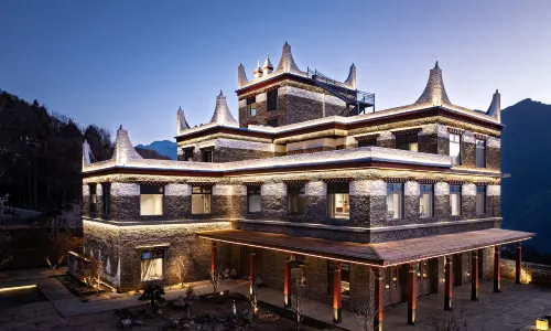 Arro Khampa Rongdrak Resort