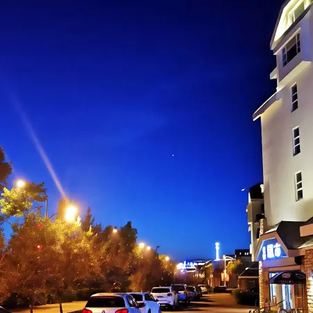 Lingyuan Longting Hotel