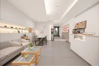 Yashun Hostel (Wuyi Square Ziyang Subway Station)