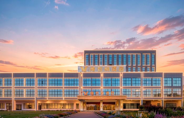 Vienna Hotel (Meilong High-Speed Rail East Station High-Tech Zone PCB Industrial Park Branch)