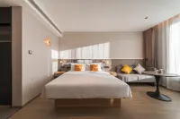 Homeinn Plus Hotel (Ruili Fortune Plaza Nongmo Lake Park) - parking