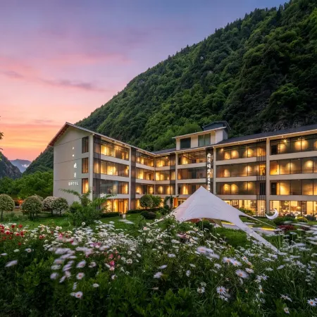 Xiaoyue Qinglan Garden Private Hot Spring Hotel (Lixiao Road Branch, Bipenggou Scenic Area)