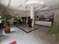 Yichao Business Hotel
